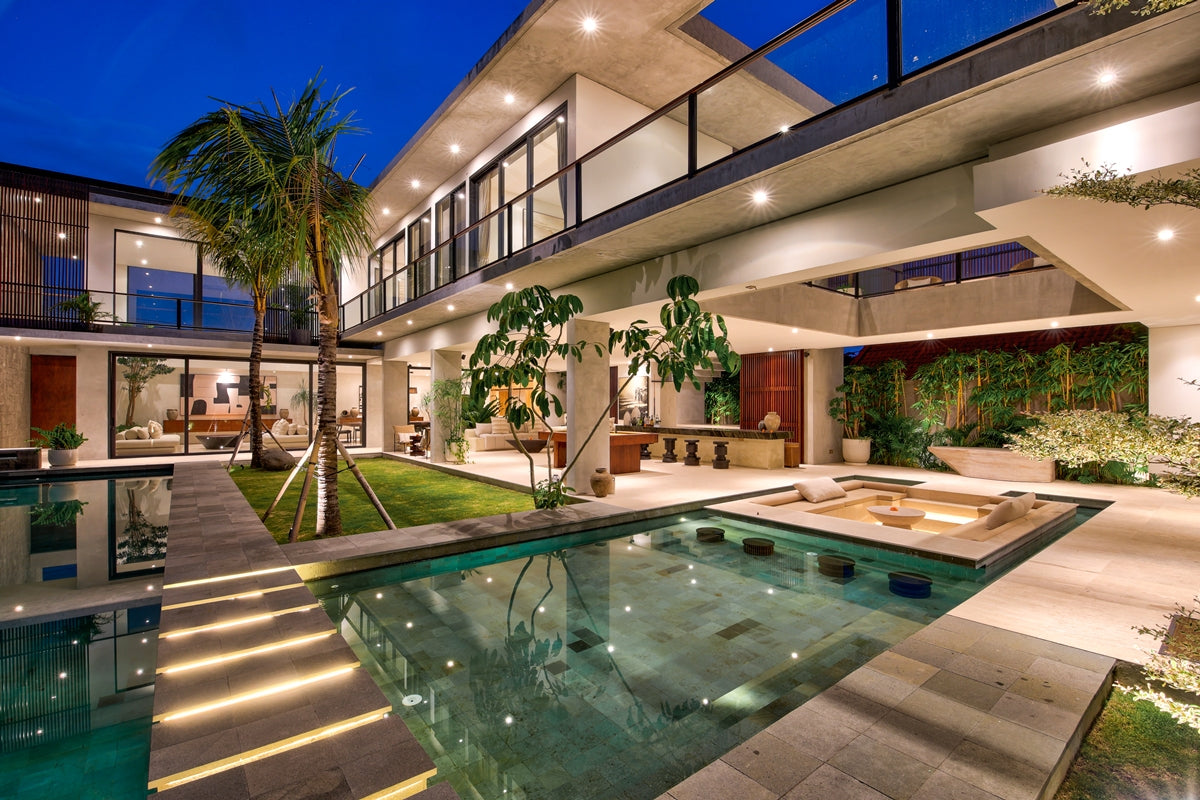 Brand New Luxury 6 Bedrooms Villa In Heart Of Canggu