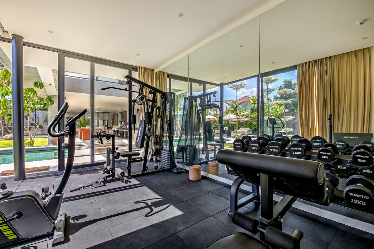 Brand New Luxury 6 Bedrooms Villa In Heart Of Canggu