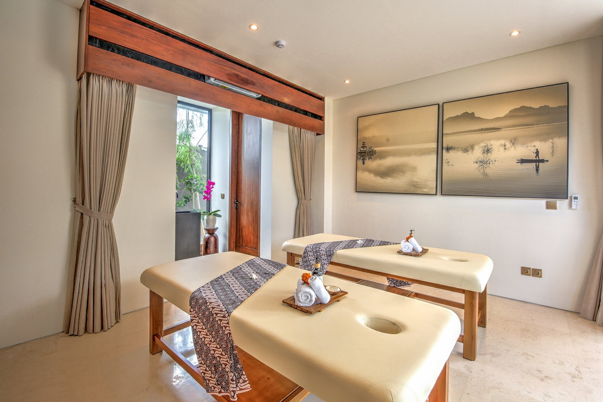 Brand New Luxury 6 Bedrooms Villa In Heart Of Canggu