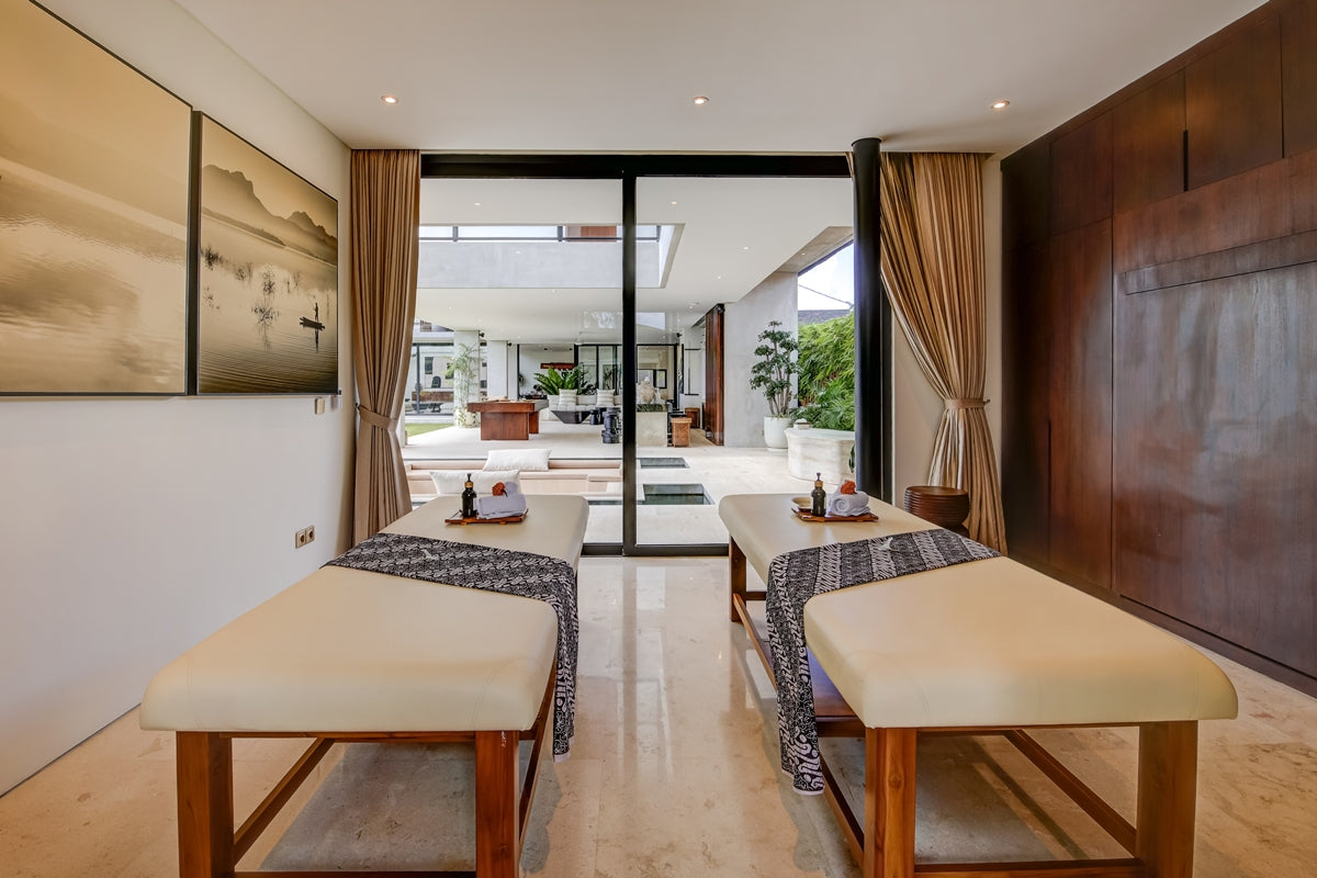 Brand New Luxury 6 Bedrooms Villa In Heart Of Canggu