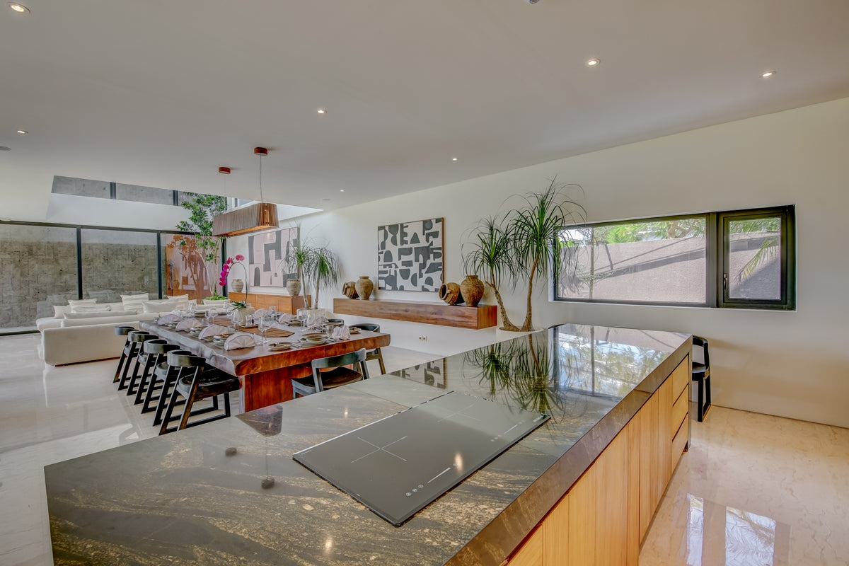 Brand New Luxury 6 Bedrooms Villa In Heart Of Canggu