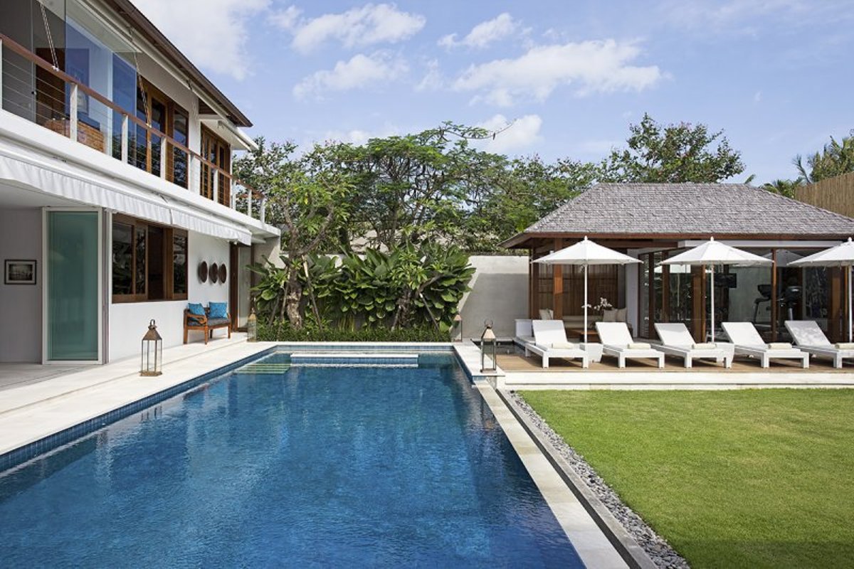 5 Bedrooms Spacious Luxury Villa In Seminyak