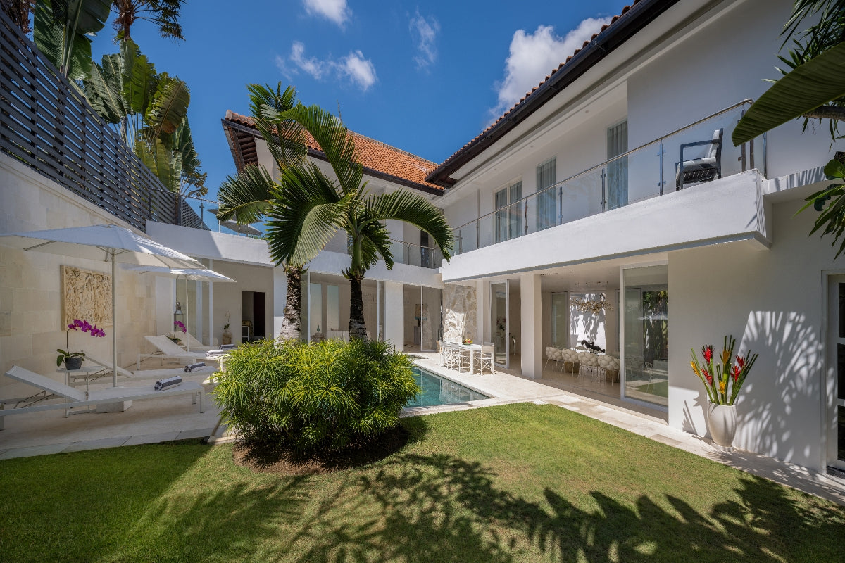 Stylish 4 Bedrooms Villa in Seminyak