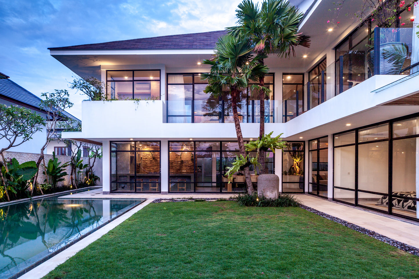 Glamorous 4 Bedrooms Villa in Canggu