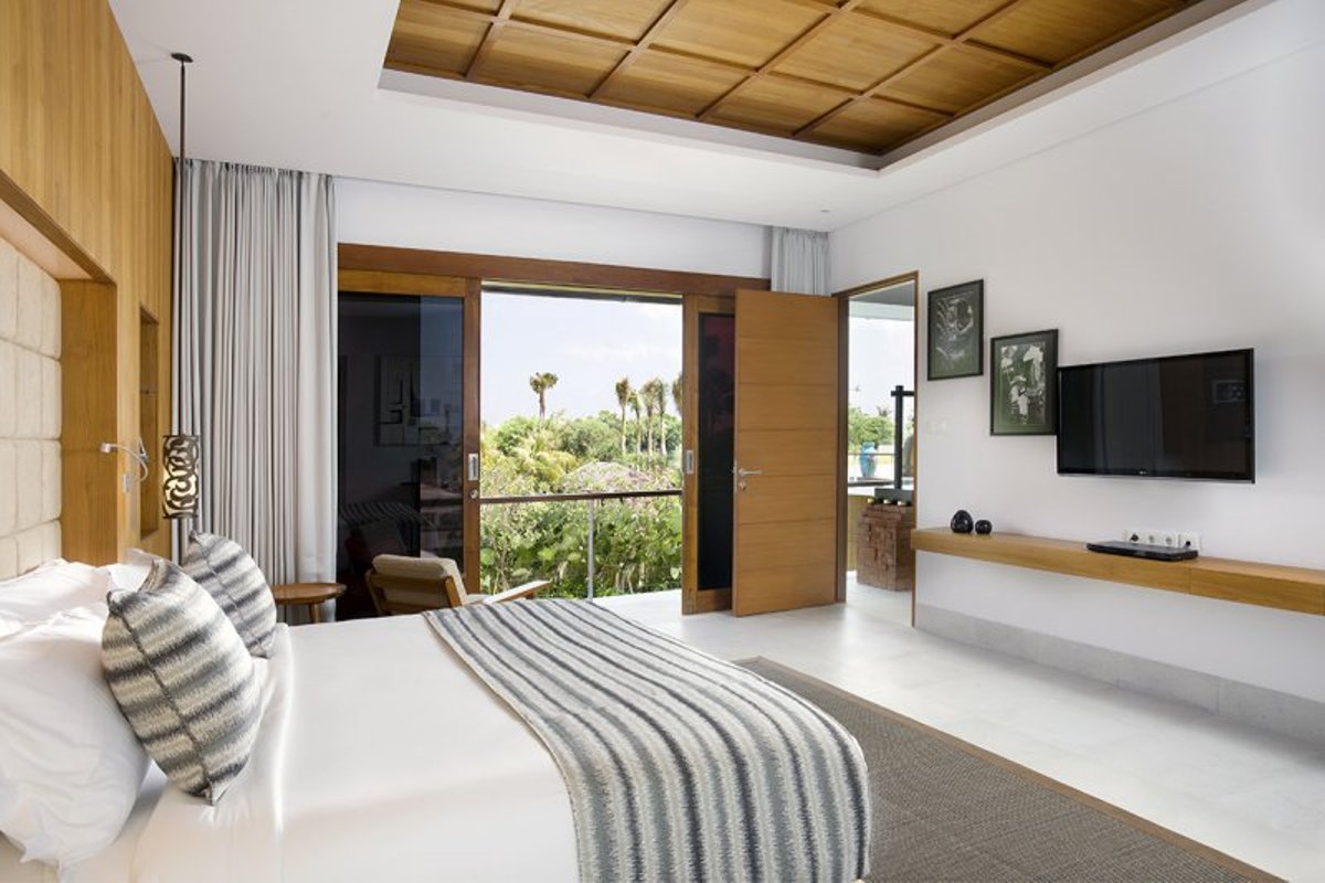 5 Bedrooms Spacious Luxury Villa In Seminyak