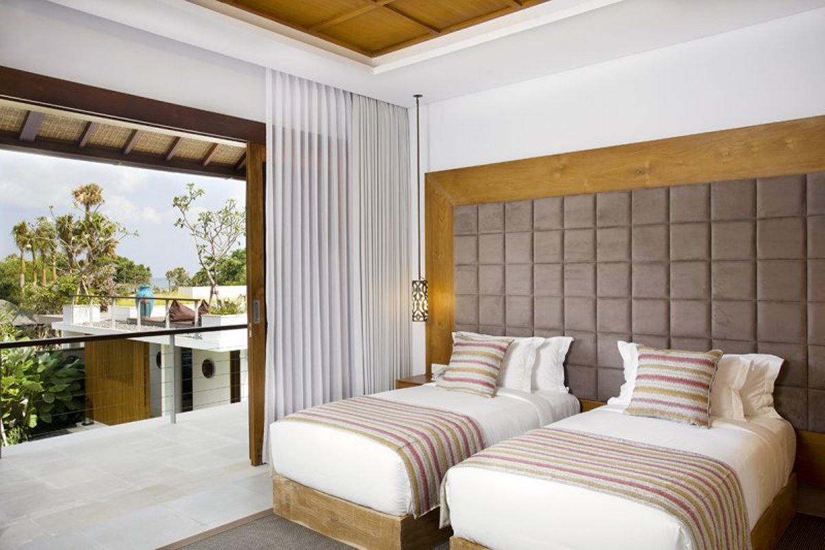 5 Bedrooms Spacious Luxury Villa In Seminyak