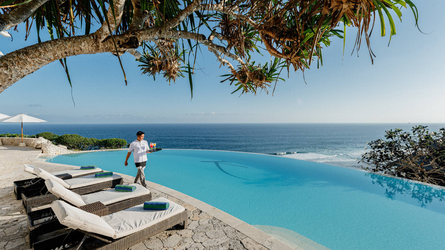 A luxury villa with breathtaking views of the Indian Ocean