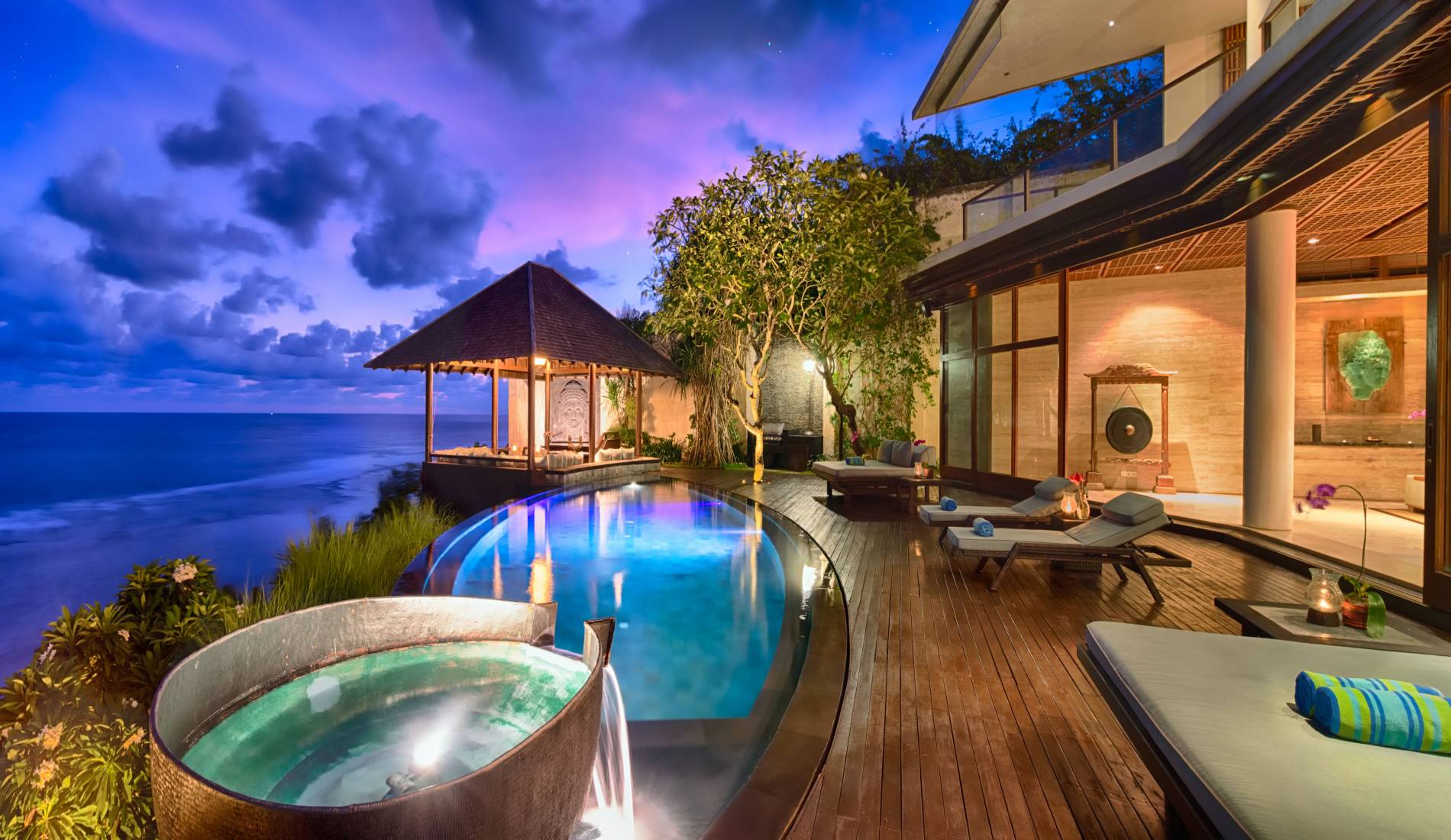 Luxury Cliffside Villa with Beautiful Ocean front view | Maviba